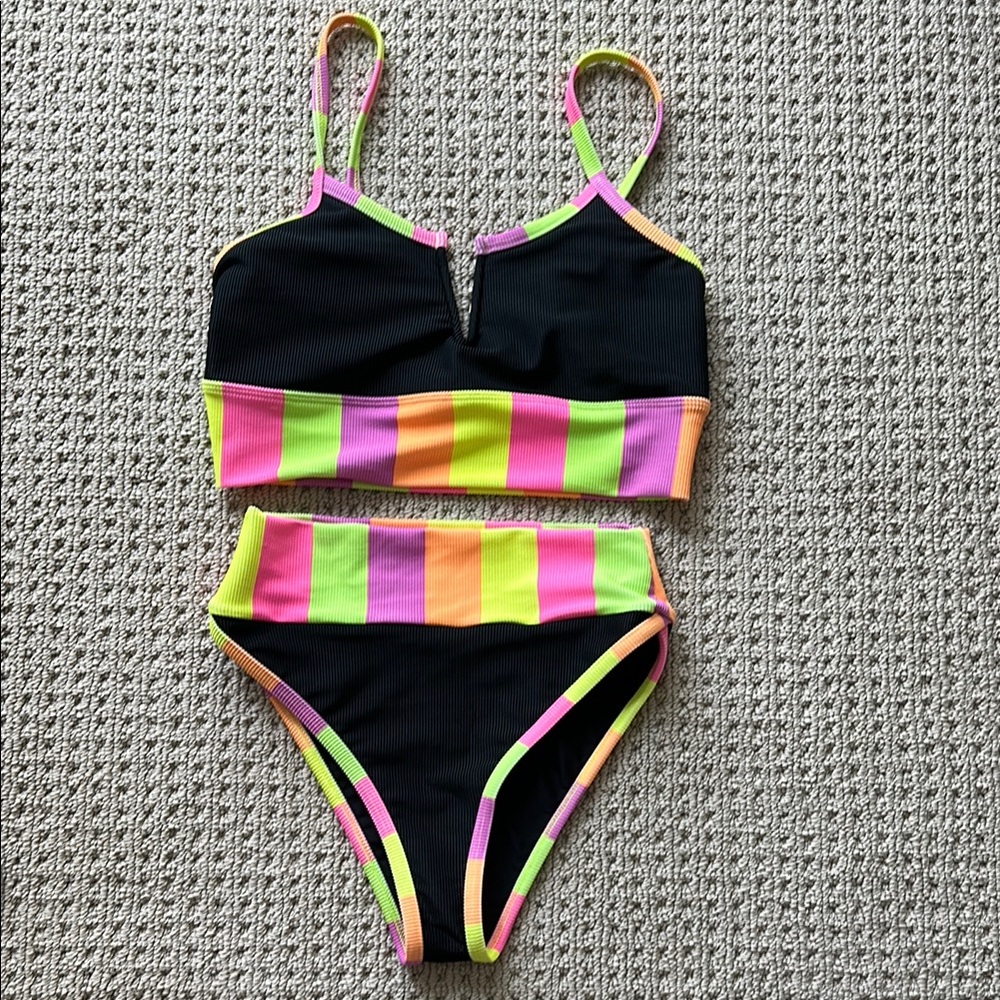 LainSnow women’s bikini